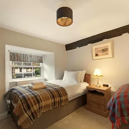 3 Bed In Oc-lr202 * Chapel Stile