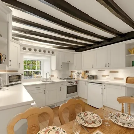 3 Bed In Oc-lr202 Chapel Stile