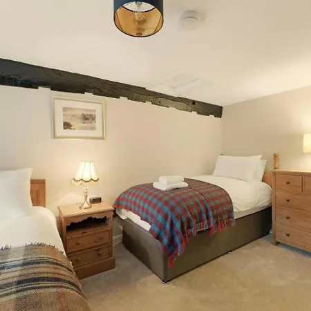 3 Bed In Oc-lr202 * Chapel Stile
